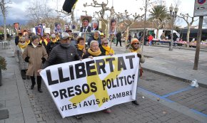 Els Avis i Àvies, dempeus!
