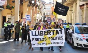 Avis i Àvies, amb els ulls posats en l'imminent trasllat dels presos polítics