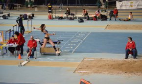 Novena posició de Nuria Caballero a la prova de salt de llargada del campionat de Catalunya absolut