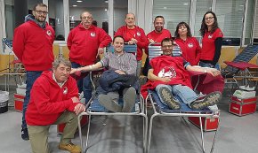 Una trentena de socis del Club Rem Cambrils col·laboren en la darrera campanya de donació de sang