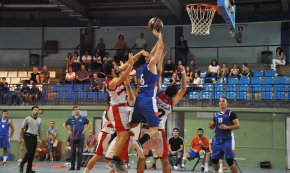 Ajustada derrota del CB Cambrils a la pista del CB Valls que li pren la quarta posició del grup