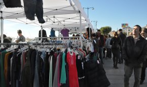 Molta gent, bones vendes i bon clima en la darrera edició de la Fira Rebaixes de la UB