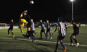 El Reus B Cambrils cau al camp del San Cristóbal i trenca una ratxa de tres jornades sense perdre