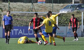 El Reus B Cambrils guanya al camp del Castelldefels i es retroba amb la victòria 