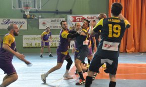 Un CH Cambrils molt combatiu planta cara al líder, el Calella, però encaixa una nova derrota