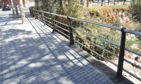 Es reparen les baranes dels barrancs afectades pels dos accidents de trànsit del passat mes d'octubre