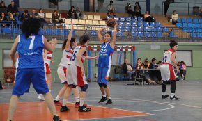 El CB Cambrils femení suma la segona victòria consecutiva amb un triomf in extremis a la pista de l'AE Vendrell