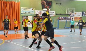El CH Cambrils es retroba amb la victòria contra el CH Parets, un altre equip ja descendit
