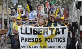 Els Avis i Àvies recorden que fa un any i mig que els Jordis estan a la presó