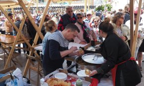 Se serveixen més de 2.000 tapes a la Tonyinada 2019 de l'Hospitalet de l'Infant