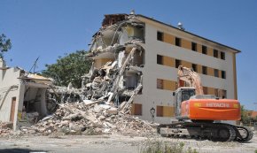 S'enderroca l'antiga residència Montemar