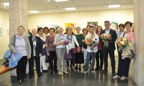Les Dones Amunt presenten la seva exposició de pintura amb els treballs fets durant el curs
