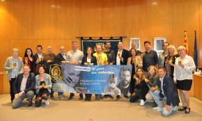 Els regidors cambrilencs donen suport a la campanya solidària «Pels valents» 