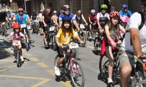 520 ciclistes s'apleguen a la 38a Marxa Cicloturista de l'Eixample