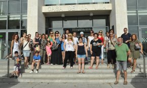 Concentració de suport a la víctima de la «manada de Manresa»