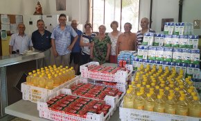 El Casal d'avis de l'Hospitalet de l'Infant dóna productes de primera necessitat a Càritas