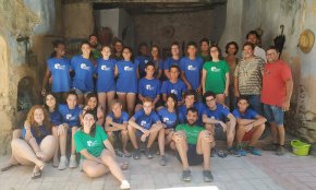 Una vintena de joves d'arreu de Catalunya participa en un camp de treball a la Masia de Castelló