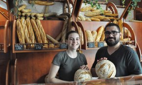 El «pa cambrilenc», el producte estrella del Forn l'Eixample
