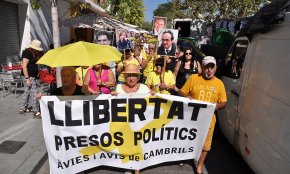 Els Avis i Àvies continuen dempeus