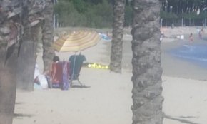 Mor un home de 75 anys ofegat a la platja de Cambrils Mediterrani