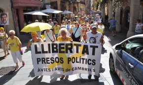 Nova concentració dels Avis i Àvies amb un record especial per Carme Forcadell