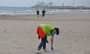 Secomsa organitzarà una trobada familiar, aquest diumenge, per netejar la platja del Regueral