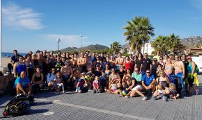 Més d'un centenar de persones participen a la Jornada de neteja de platges de l'Hospitalet de l'Infant