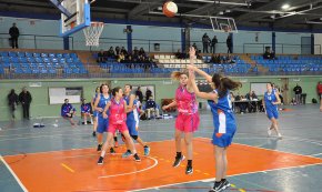 Derrota del CB Cambrils femení a casa contra La Pobla-CBT