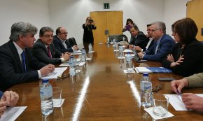 Els alcaldes de la Costa Daurada demanen celeritat a l'Estat per al desmantellament de les vies del tren 