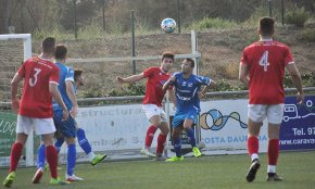 L'Ampolla marca en el temps de descompte i evita la primera victòria del Cambrils fora de casa