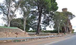 S'ensorra un tram del mur del Parc Samà