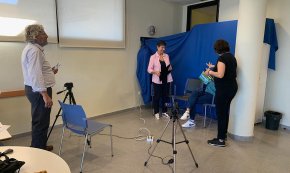 Dues sòcies de l'Associació de Persones Sordes de Cambrils participen al projecte de Corpus de llengua de signes