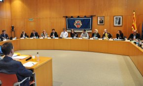 El govern rebutja la proposta de l'oposició de canviar l'horari i el dia dels plenaris