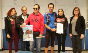 Cambrils se suma al repte de solidari de l'esportista Marcos Bajo per donar visibilitat a les malalties rares 