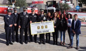 La Policia Local de Cambrils recapta 14.200 euros per a la campanya solidària «Pels valents»