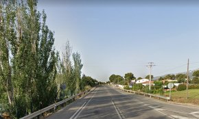 Mor el conductor d'un cotxe en sortir de l'N-340 i xocar contra un arbre a Mont-roig del Camp 