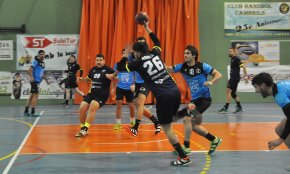 El CH Cambrils guanya a casa a l'Escola Pia Granollers i suma la tercera jornada sense perdre