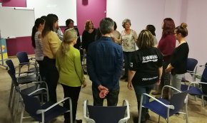S'imparteix el taller «Relacions de parella saludables» en el marc de les Jornades per als Bons Tractes