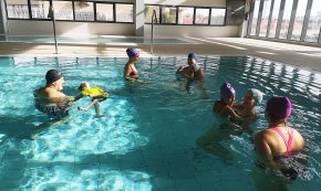 L'Ajuntament de Vandellòs i l'Hospitalet de l'Infant cedeix la piscina coberta a diverses entitats per a fins terapèutics