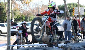 Es disputa la segona edició del Trial internacional de motos clàssiques de Cambrils