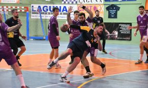 El CH Cambrils aconsegueix empatar davant del líder, el Sant Martí Adrianenc, a casa