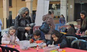 Nova jornada de tallers infantils a la plaça de la Vila