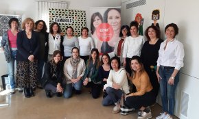 Setze dones participen al projecte «Gira Mujeres» per impulsar l'emprenedoria en femení 