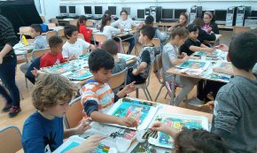 Alumnes de l'escola Joan Ardèvol participen a un taller de l'ONGD Amics d’ak ben