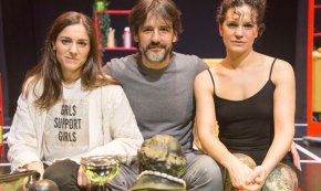 L'actriu cambrilenca Marina Campos estrena l'obra «Llámame» al Espacio Gallinero de Madrid