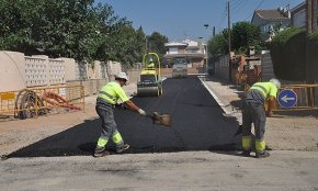 L'extresorer de l'associació de veïns de La Llosa qüestiona les xifres i els terminis de les obres al barri
