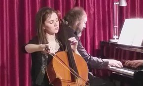 La violoncel·lista Àngela Guillén enceta el cicle de concerts dels 35 anys de l'Escola de Música
