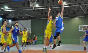 El CB Cambrils trenca la ratxa negativa i guanya a la pista de l'AE Claret