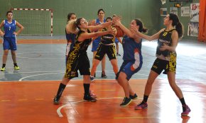 El CB Cambrils femení perd davant el líder