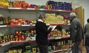 Caritas Sant Pere disposa d'un nou Servei de Distribució d'Aliments que funciona a mode de supermercat i a través d'un sistema de punts